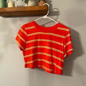 URBAN OUTFITTERS CROPPED TOP